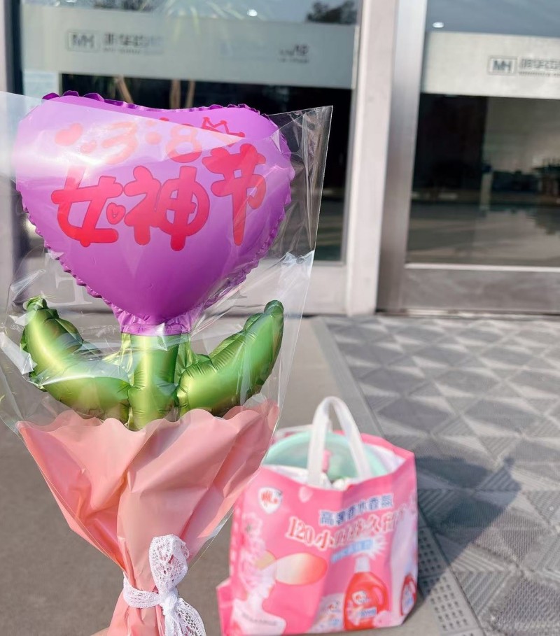 Wenling Minghua Gear отдава почит на „нейната сила“: Трудните жени цъфтят с блясък и блестят с дамски чар